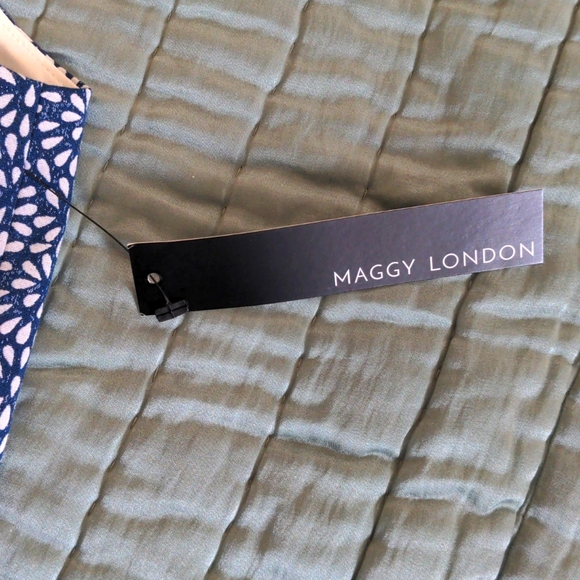 Gorgeous Navy and White Dress with Cutout Neckline Details (NWT!) - Picture 10 of 11